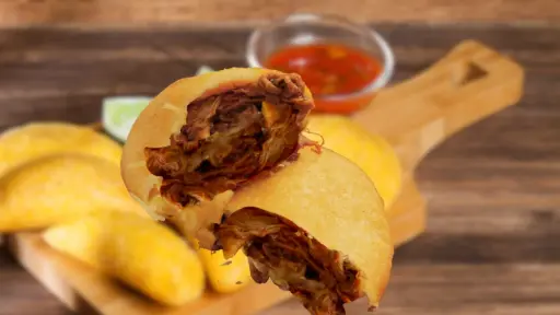 Empanada Carne Desmechada